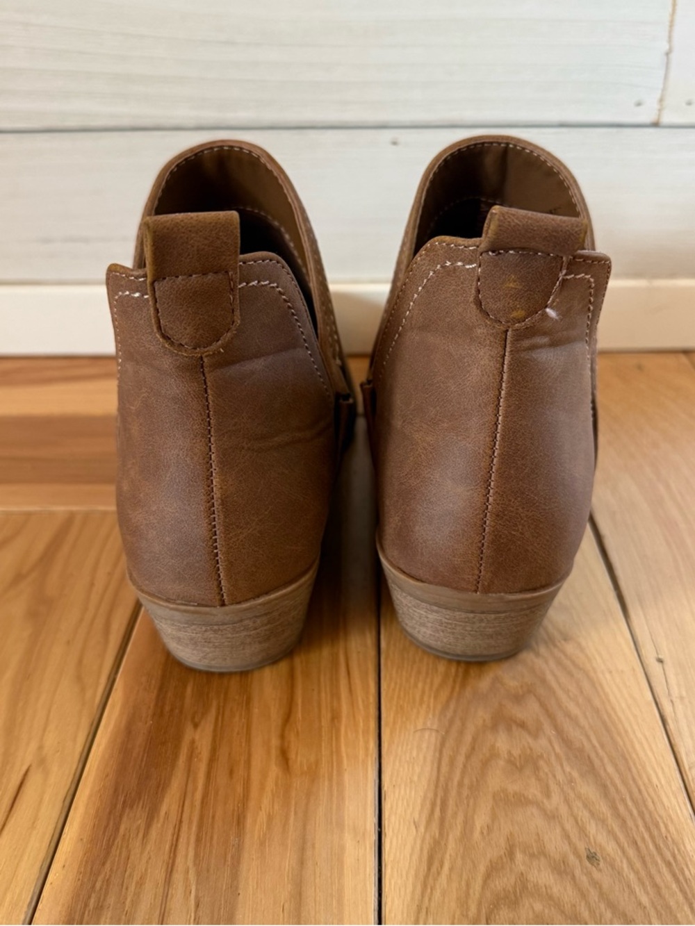 Universal Thread Shoes - Picture 5 of 9